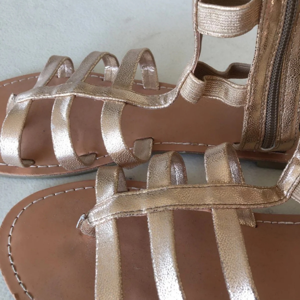 Sandals - Picture 3 of 4